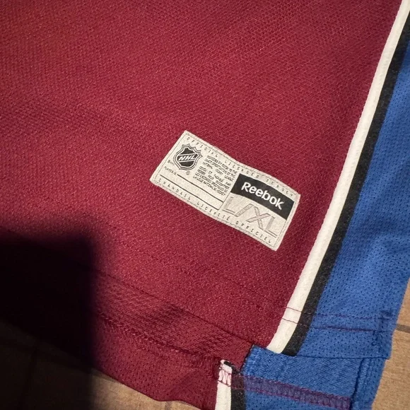 Colorado Avalanche MacKinnon #29 Reebok Jersey Youth L/XL NHL - Picture 2 of 4